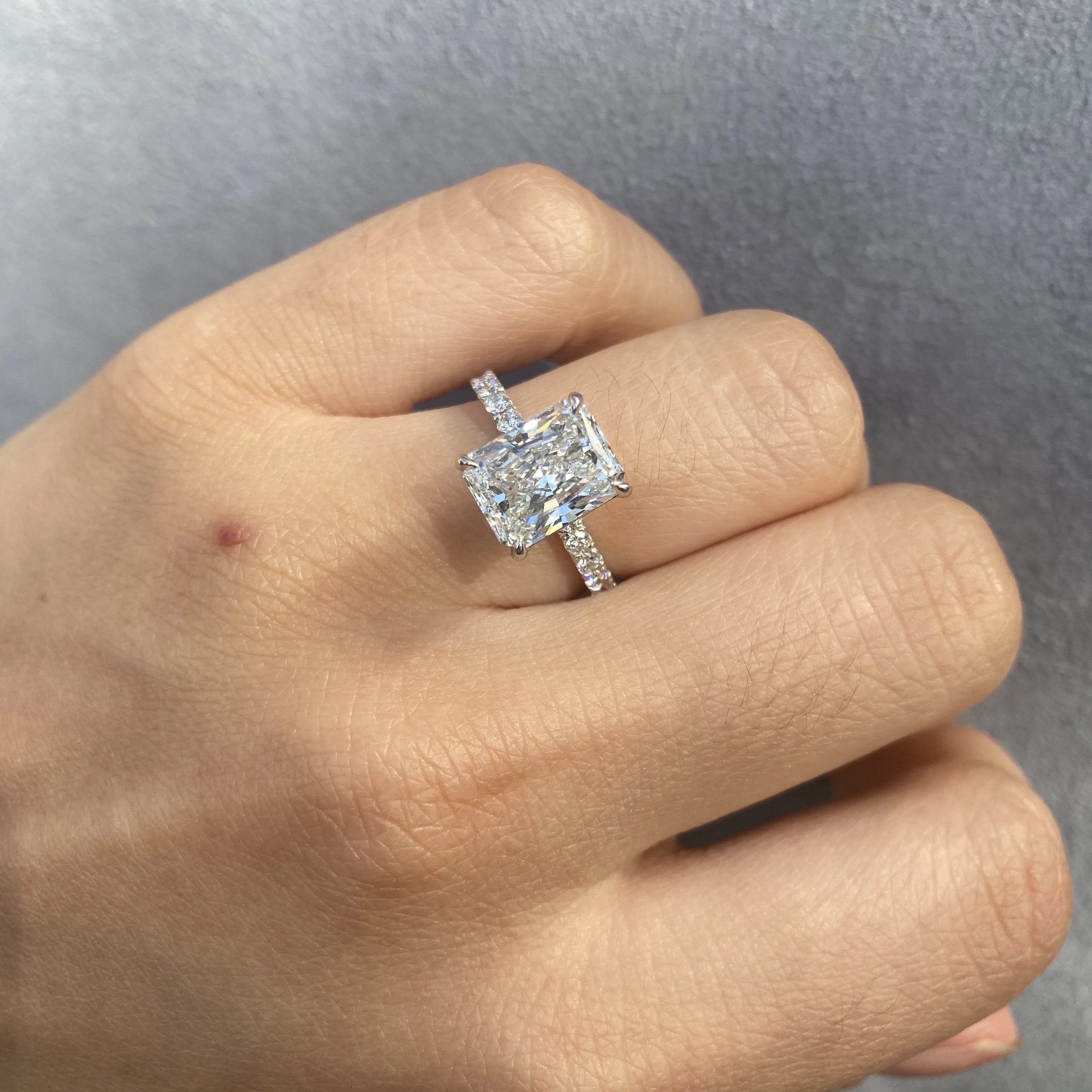 3.24CT RADIANT CUT ENGAGEMENT RING