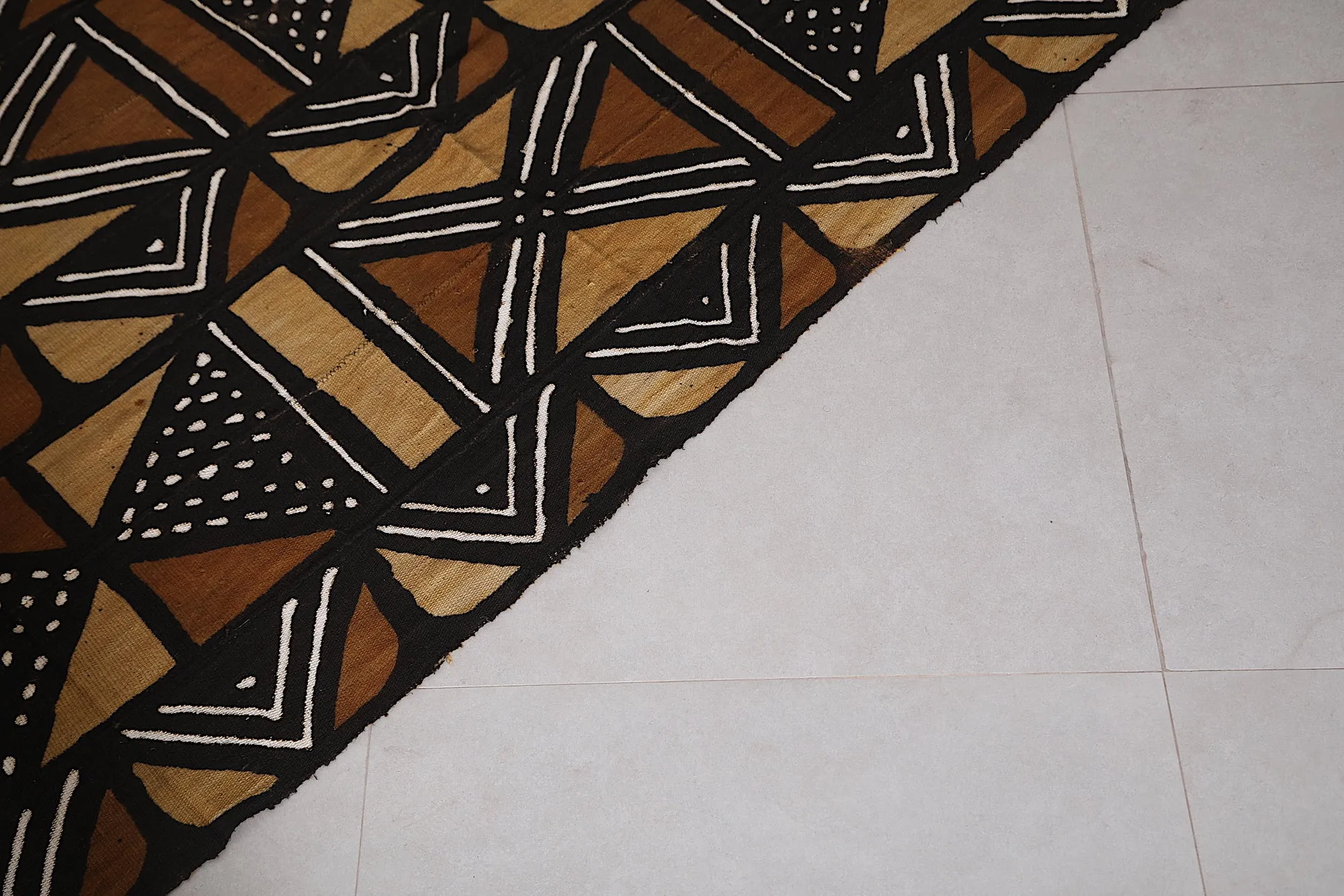 African-Inspired Handwoven Kilim Rug - 5 FT X 7 FT | Tribal Design
