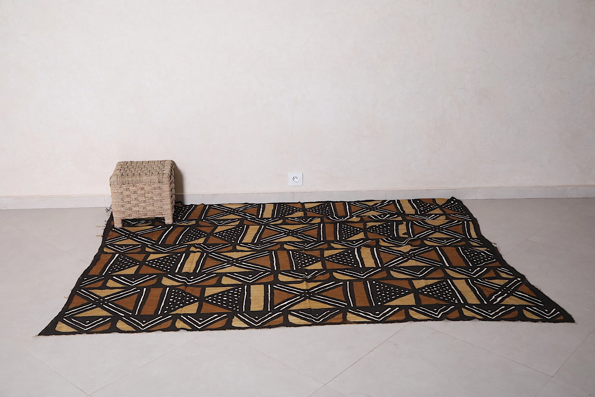 African-Inspired Handwoven Kilim Rug - 5 FT X 7 FT | Tribal Design