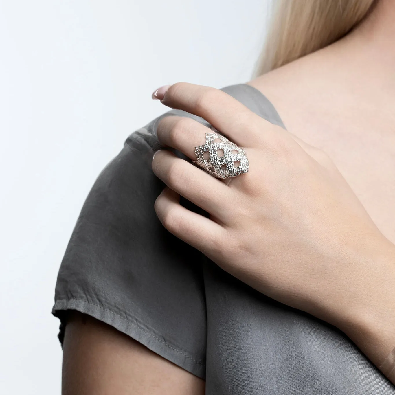 ALVÖR ring