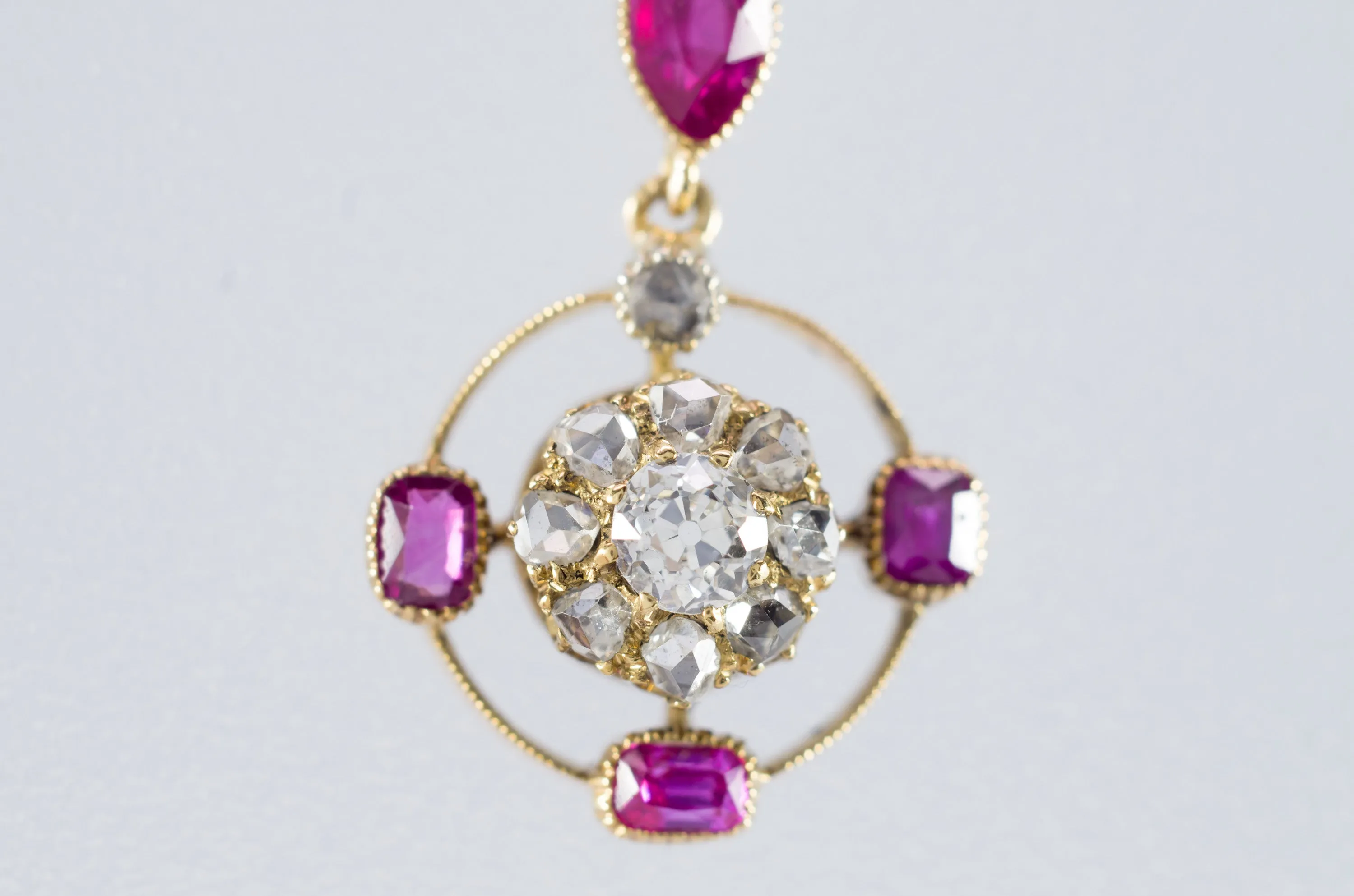 ANTIQUE RUBY AND DIAMOND NECKLACE IN YELLOW GOLD