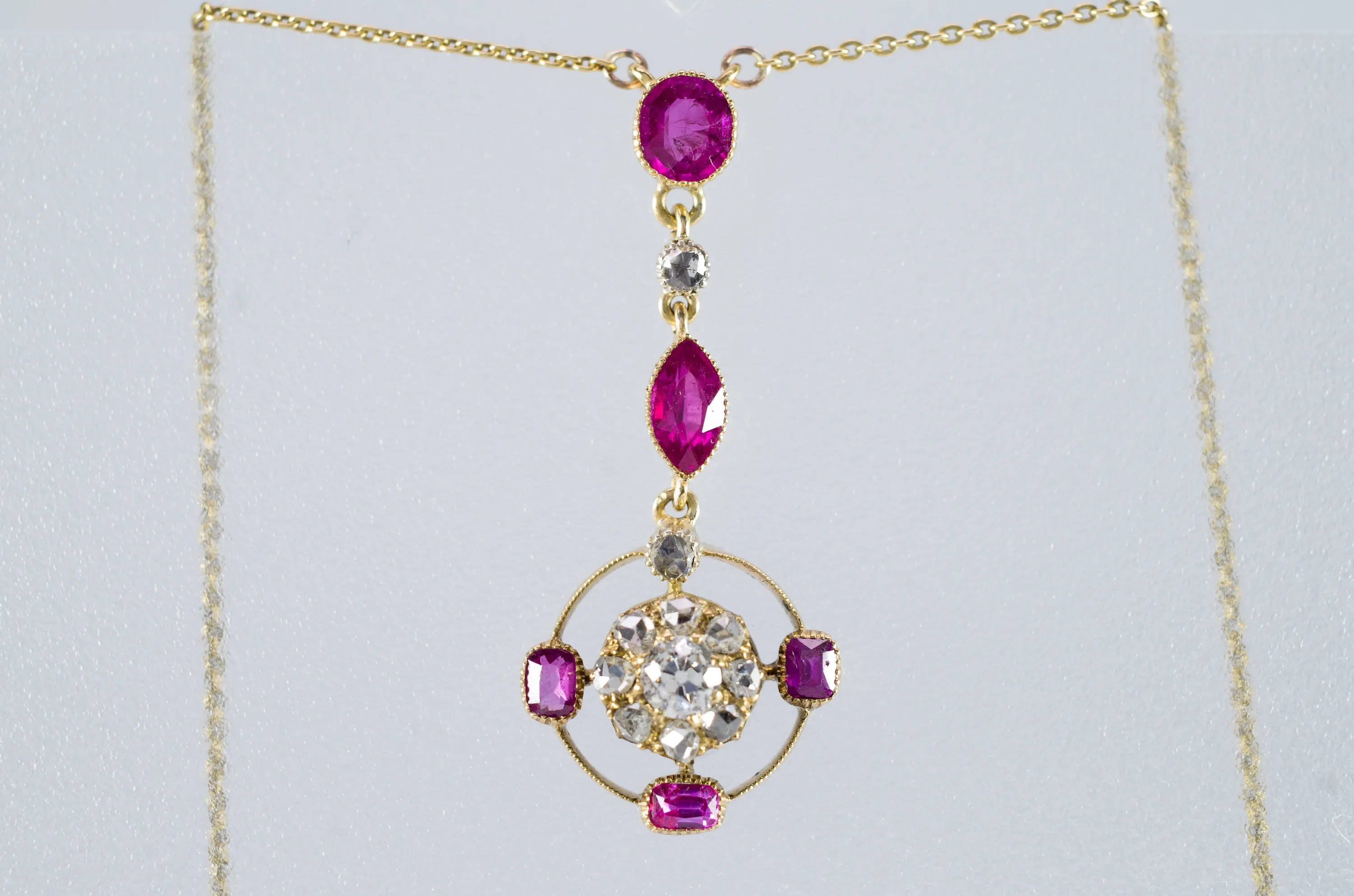 ANTIQUE RUBY AND DIAMOND NECKLACE IN YELLOW GOLD