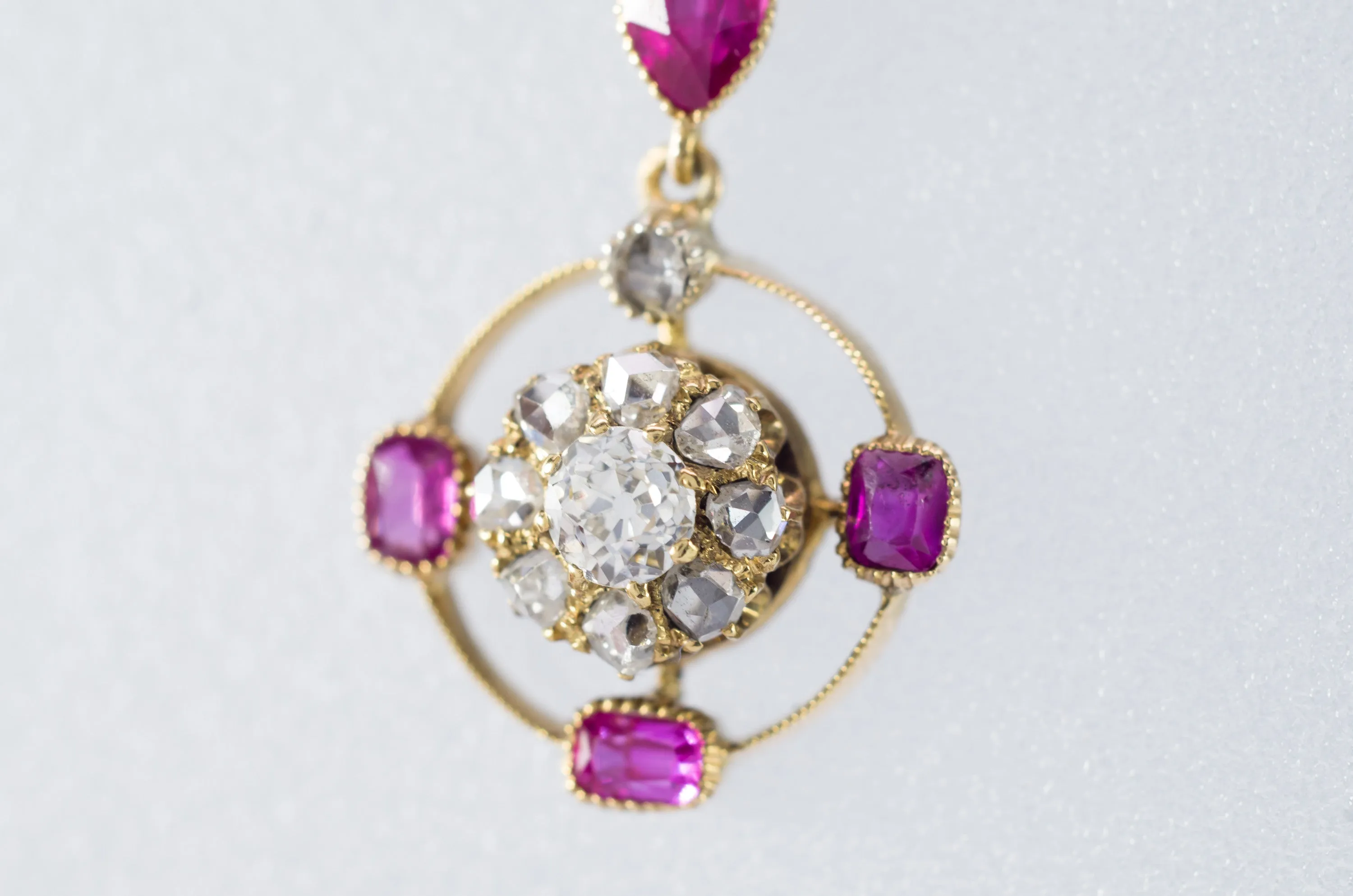 ANTIQUE RUBY AND DIAMOND NECKLACE IN YELLOW GOLD