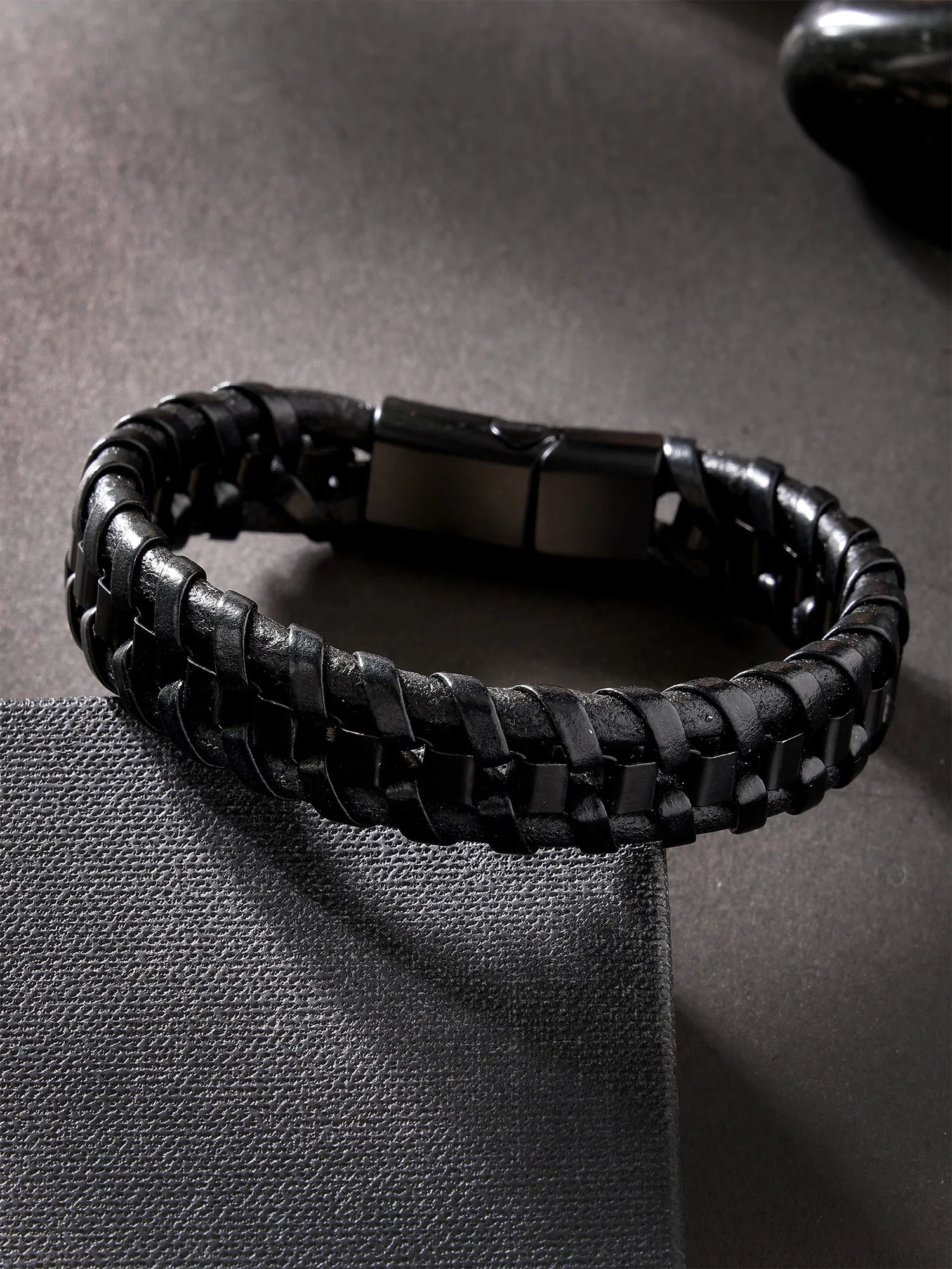 Bohey by KARATCART Black and Silver Link Bracelet for Men