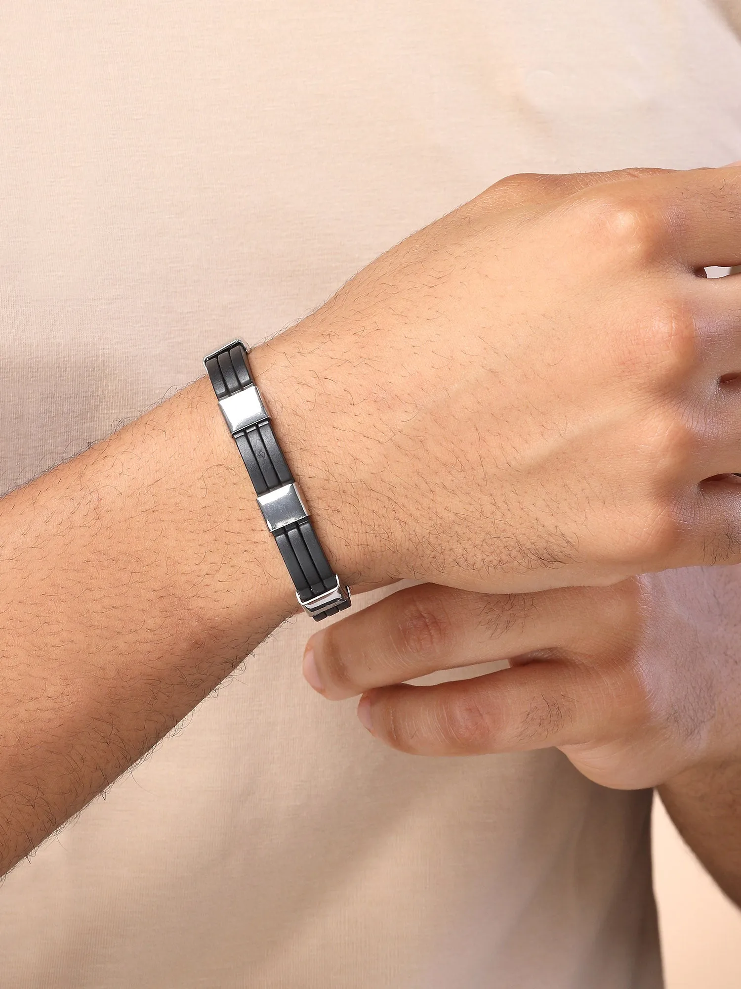 Bohey by KARATCART Silver Plated Interlinked Chain Bracelet