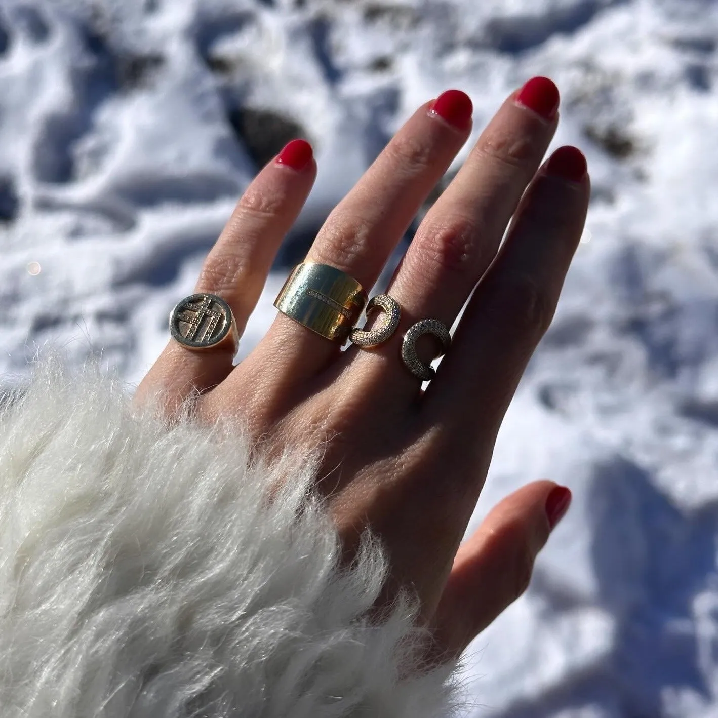 Double Beam Ring with Double Side White Pave Diamonds