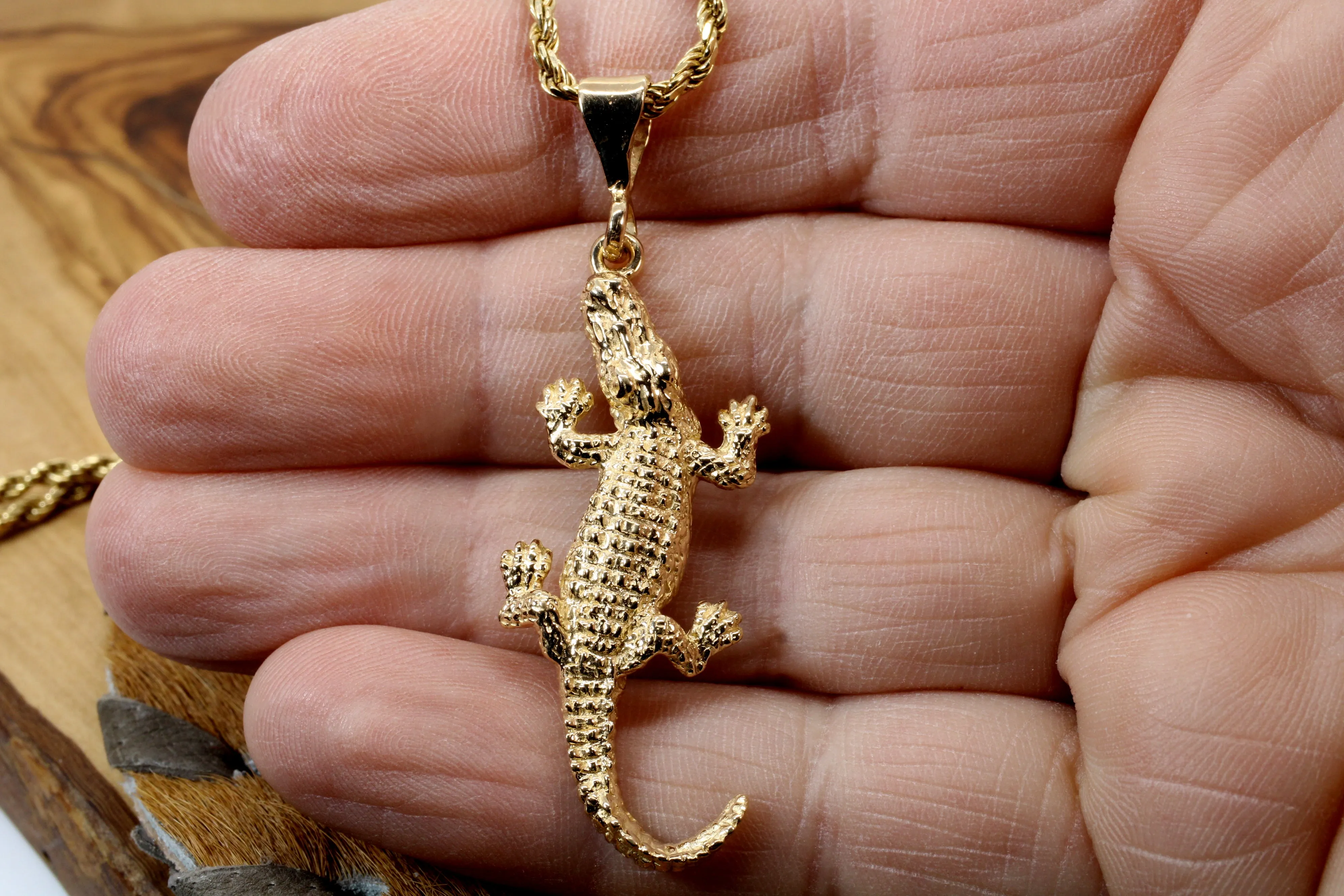 Extra Large Gold Alligator Necklace in 14kt Gold with Rope Chain