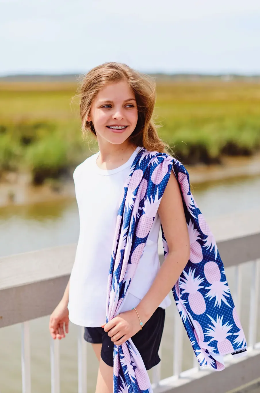 Full Size UPF 50  Sunscreen Towel (Pink Pineapple)