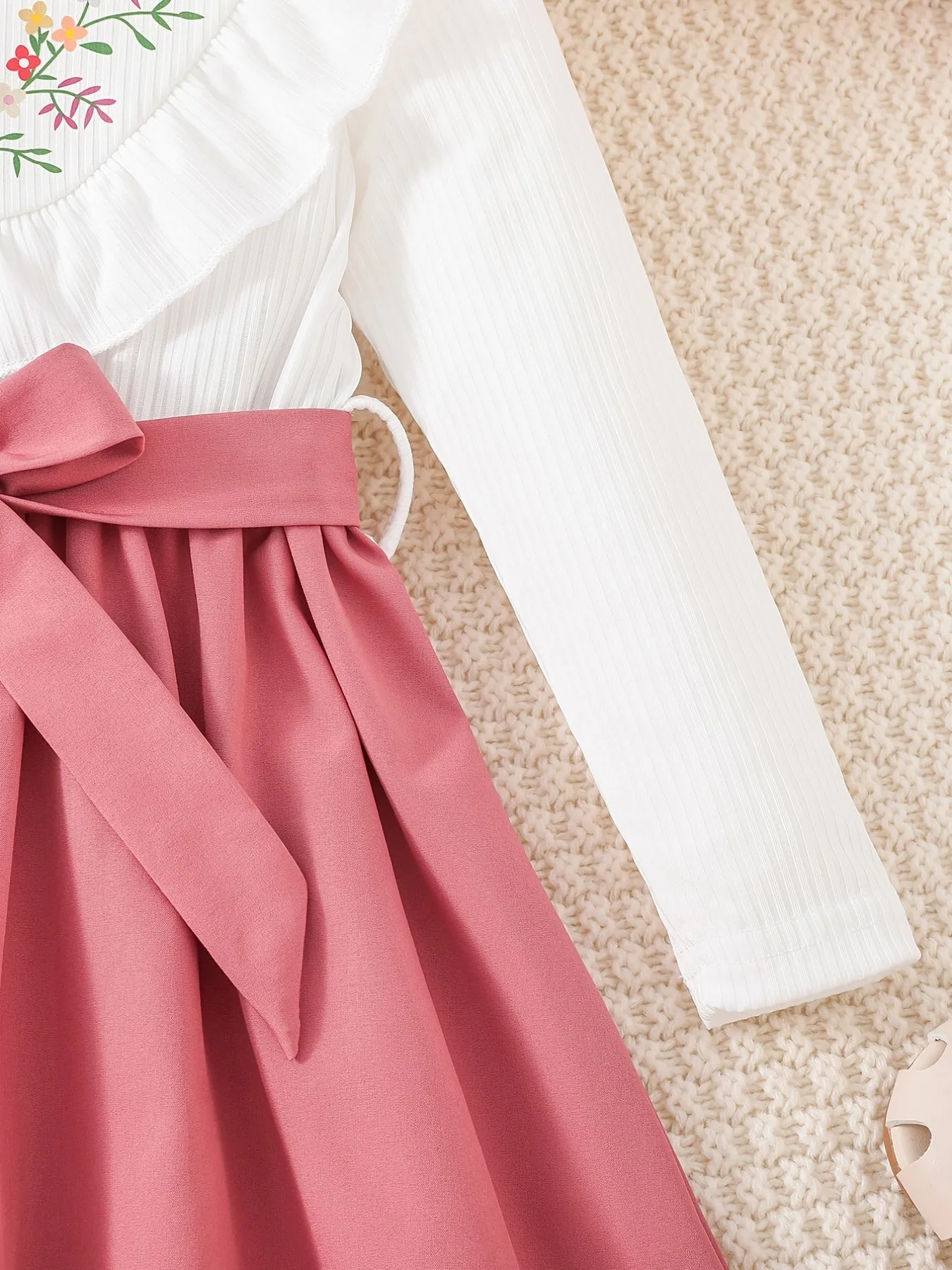 Girls Ruffled Splicing Princess Dress - A Elegant and Feminine Outfit