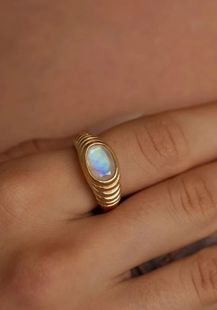 Iris Moonstone Gold Ring