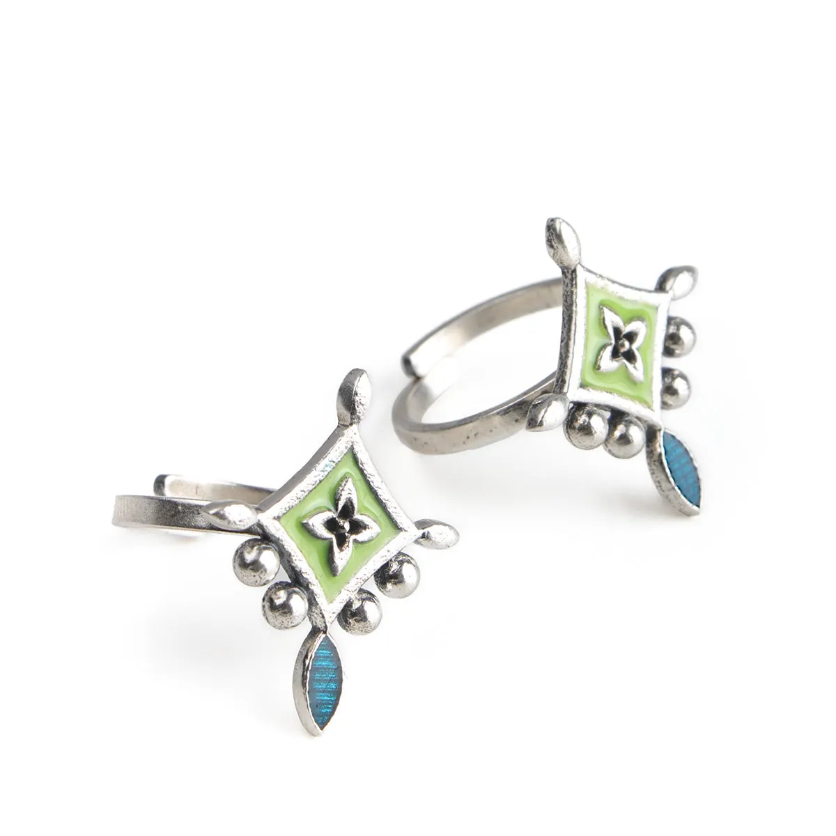 Kriti Silver Toe Rings by MOHA