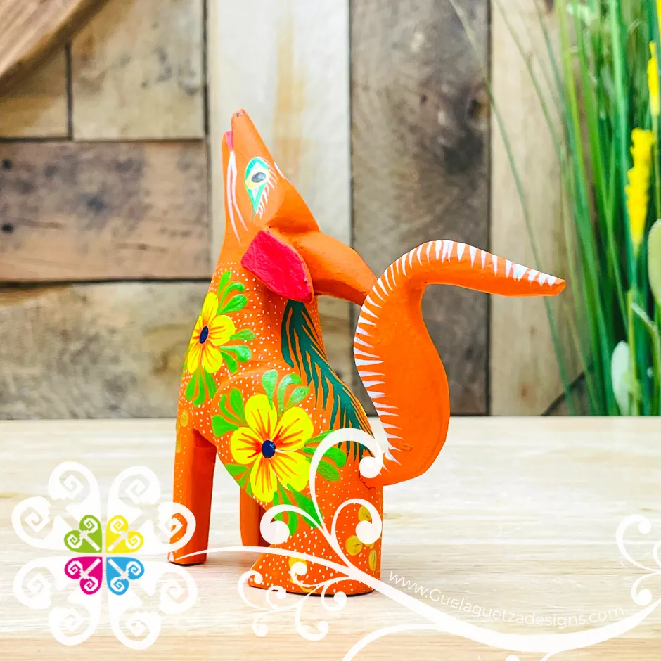 Medium Howling Wolf Alebrije- Handcarve Wood Decoration Figure