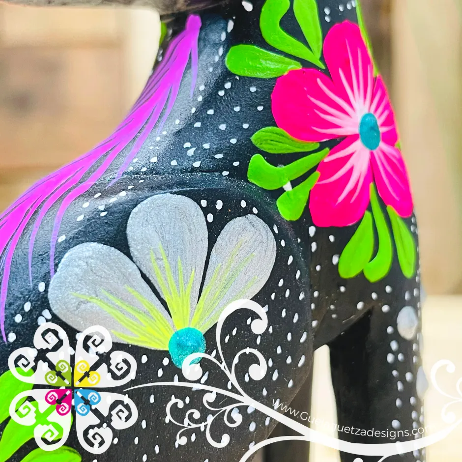 Medium Howling Wolf Alebrije- Handcarve Wood Decoration Figure