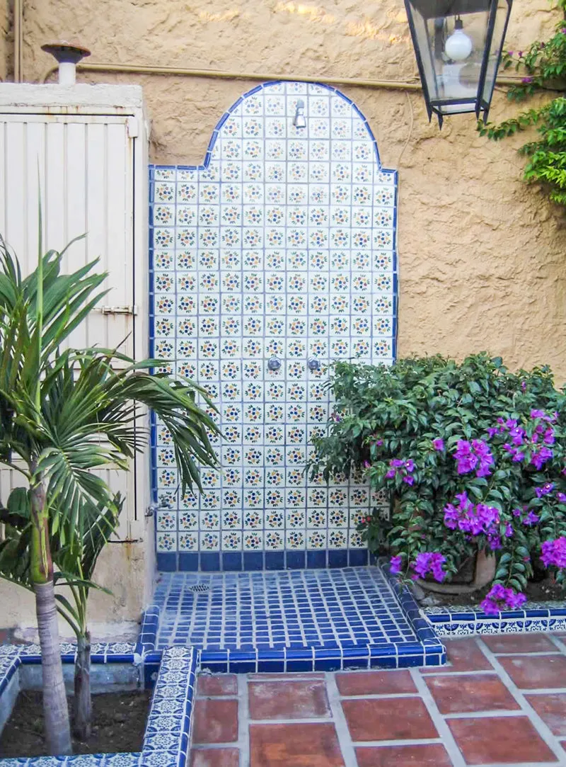 Mexican Talavera Ceramic Decorative Tile: Bouquet