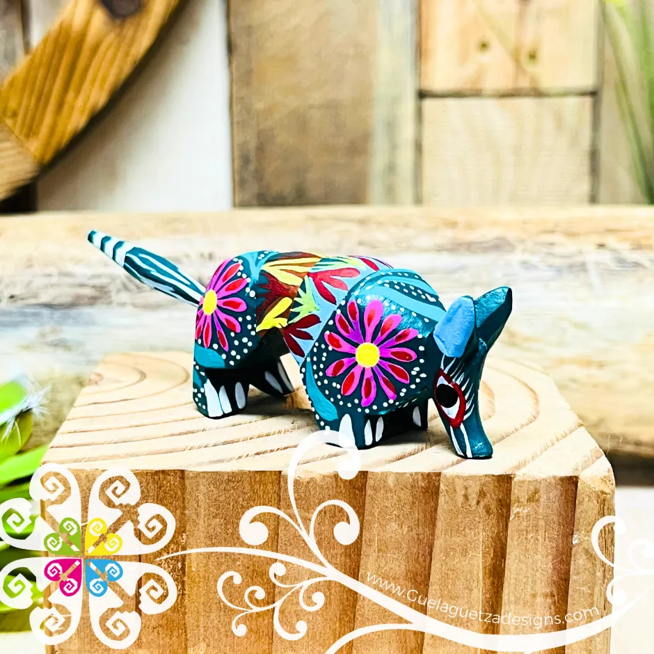 Mini Armadillo Alebrije Handcarve Wood Decoration Figure