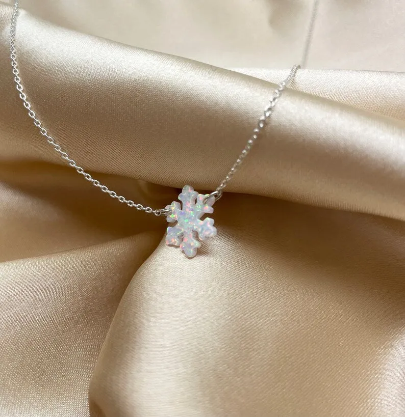 Snowflake Necklace – Winter Wonderland Charm
