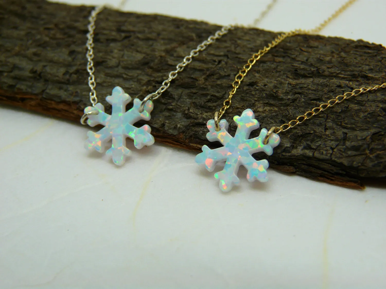 Snowflake Necklace – Winter Wonderland Charm