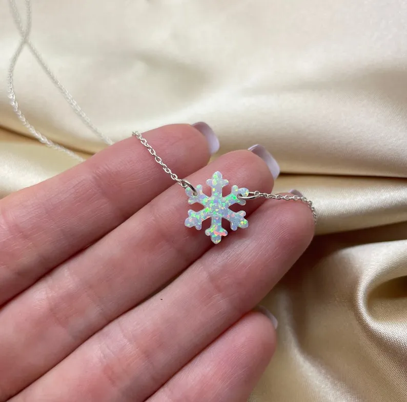 Snowflake Necklace – Winter Wonderland Charm
