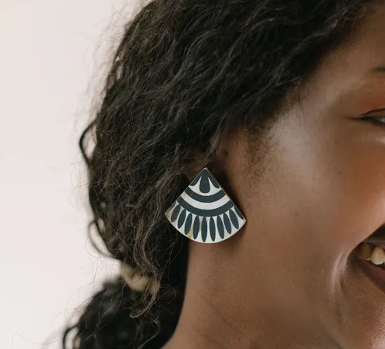 Sunshine Tienda - Black Tile Earrings