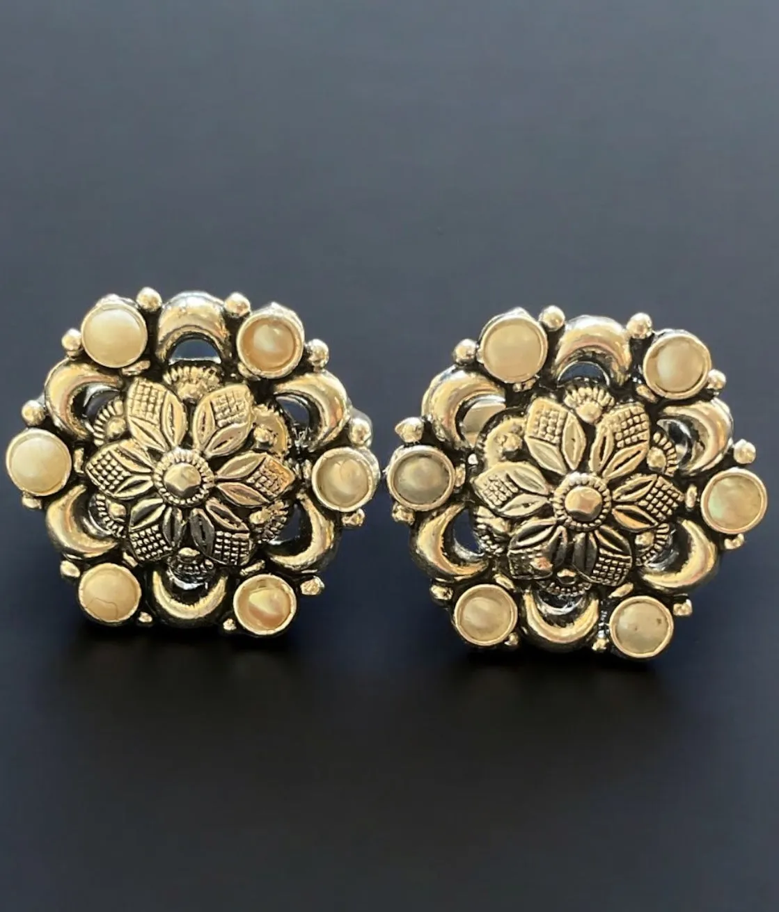 The Pritya  Silver Pearl Toe-Rings