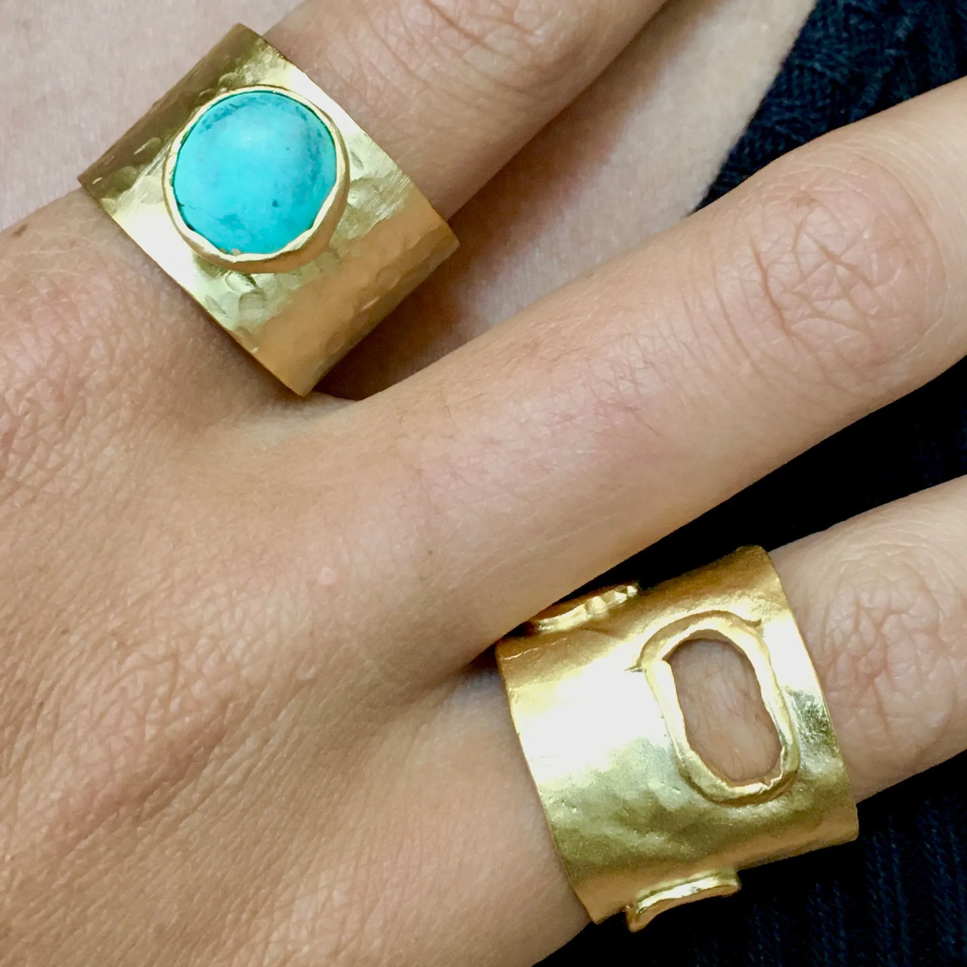 TURKISH GOLD RING WITH COLORED GEM
