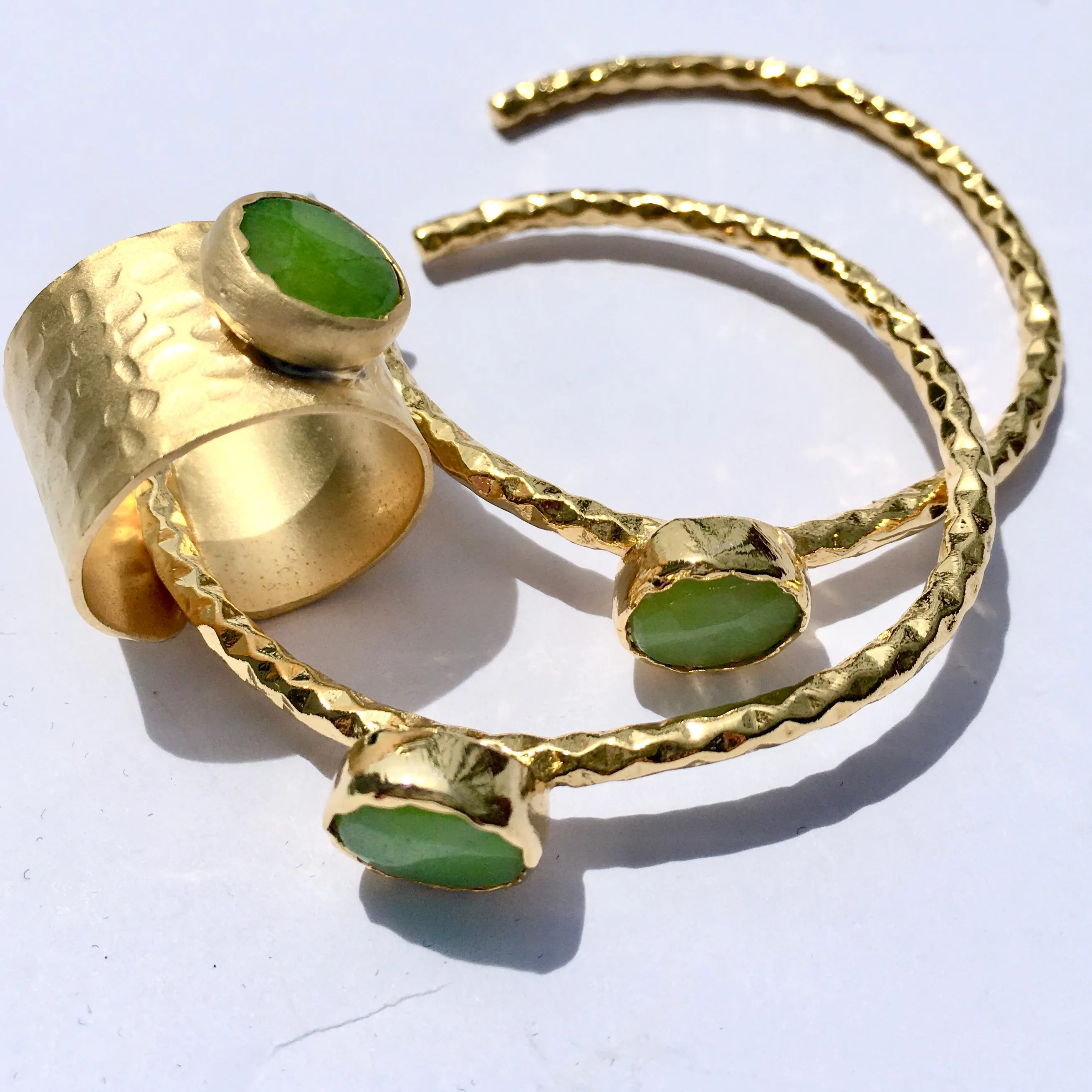 TURKISH GOLD RING WITH COLORED GEM